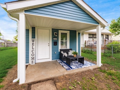 2767 Hiawatha St, Columbus, OH 43211 - photo 2