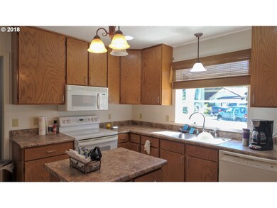 1490 Seacrest Ln, Brookings, OR 97415 - photo 6