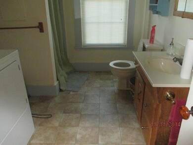FIRST FLOOR BATH