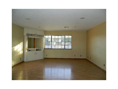 Living Room. SPACIOUS LIGHT FILLED LIVING ROOM
