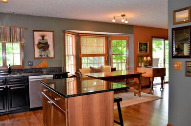 FIRST FLOOR Dine-in Kitchen