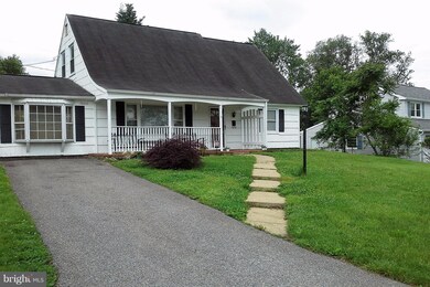 12511 Kilbourne Ln, Bowie, MD 20715 - photo 5