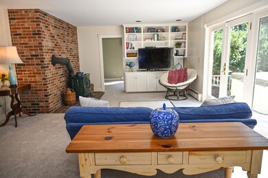 Living Area (1 of 1)