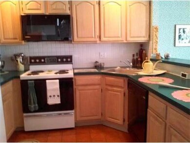 214 Arrowhead Cir, Ashland, MA 01721 - photo 6