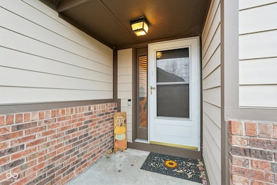 609 S Sunblest Blvd S, Fishers, IN 46038 - photo 4
