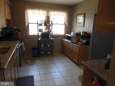 441 Parkview Dr, Mount Holly, NJ 08060 - photo 4