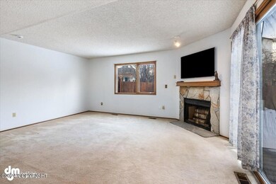 05-Living Room_SLS_-3505