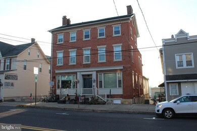 142 E Main St, New Holland, PA 17557 - photo 2