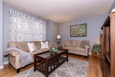 21 Cranleigh Mews unit U305, Nashua, NH 03063 - photo 2