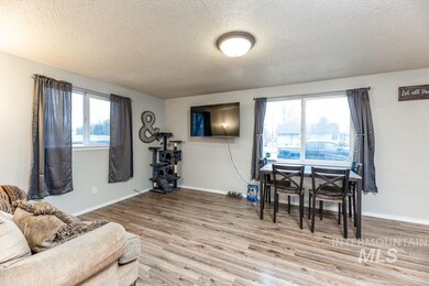 1015 E Sheridan Ave, Nampa, ID 83686 - photo 6