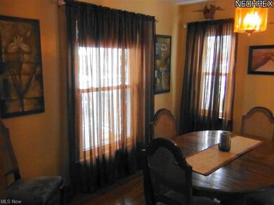 261 Birchwood Ave Cuyahoga Falls OH 44221  Dining 
