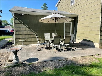 881 Castlebar Dr, North Tonawanda, NY 14120 - photo 3