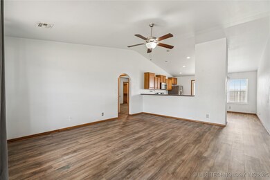 1404 Reavis Crossing, Claremore, OK 74019 - photo 4