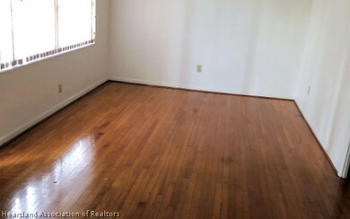 976 Lake Dr E, Lake Placid, FL 33852 - photo 4