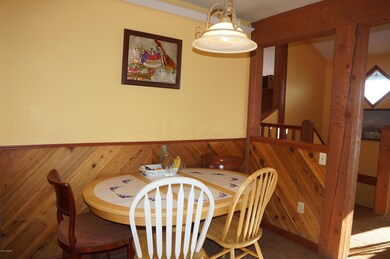 Eat-in Kitchen