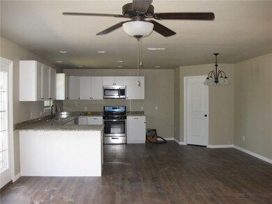 562 Costales Ln, Bethel Heights, AR 72764 - photo 5