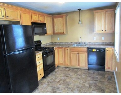 14 Watson St unit 10, Lowell, MA 01852 - photo 4