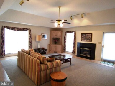 1590 Bunker Ct, Chambersburg, PA 17202 - photo 5