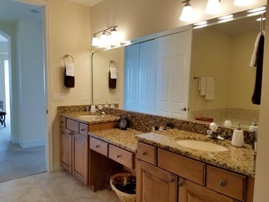 S Banana 580 U 304 - Master Bath c