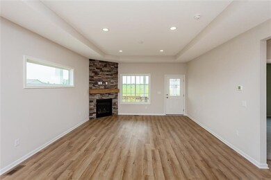 9765 Regatta Ln, Johnston, IA 50131 - photo 6