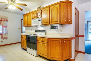 7916_ColumbineDr_40258_0512