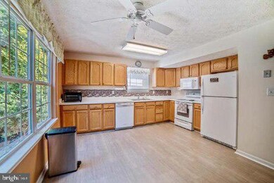 58 Bremer Dr, Glen Burnie, MD 21061 - photo 4