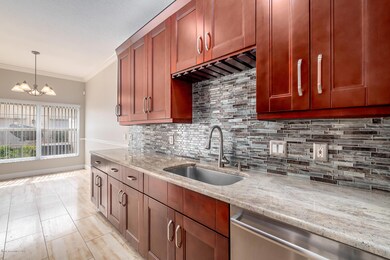 Kitchen w/tile backsplash