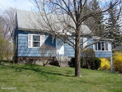 48 Essex St, Pittsfield, MA 01201 - photo 2