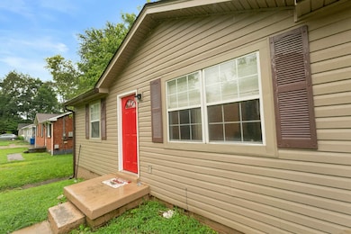 1554 Cherry Tree Dr, Clarksville, TN 37042 - photo 2