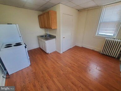 960 N 11th St unit 1B, Reading, PA 19604 - photo 2