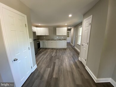 396 Dupont Ave, Paulsboro, NJ 08066 - photo 4