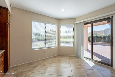 962 E Royal Ridge Dr unit 6, Oro Valley, AZ 85755 - photo 6