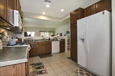5389 W Victory Way Florence AZ-large-007