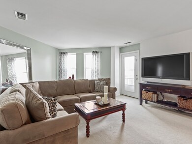 97 Anderer Ln unit 204, West Roxbury, MA 02132 - photo 6