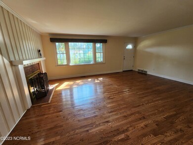 607 River St, Jacksonville, NC 28540 - photo 3