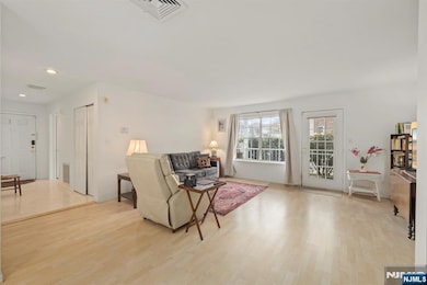 28 Garden Place unit 151, Edgewater, NJ 07020 - photo 6