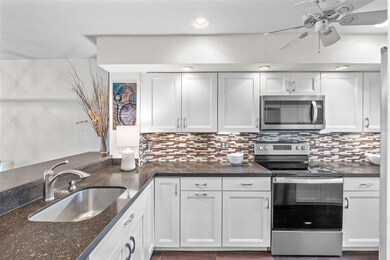 1233 Dockside Pl