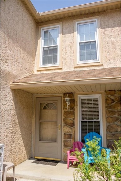 17 Forsythia Ct, Lafayette Hill, PA 19444 - photo 2