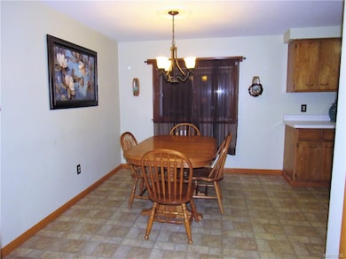 756 Remington Dr, North Tonawanda, NY 14120 - photo 4