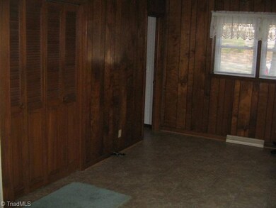 209 Mcknight St, Asheboro, NC 27203 - photo 5