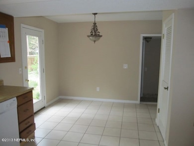 7247 Holiday Hill Ct, Jacksonville, FL 32216 - photo 5