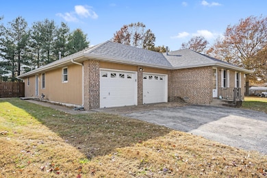 1006 Baretta Ct, Aurora, MO 65605 - photo 2