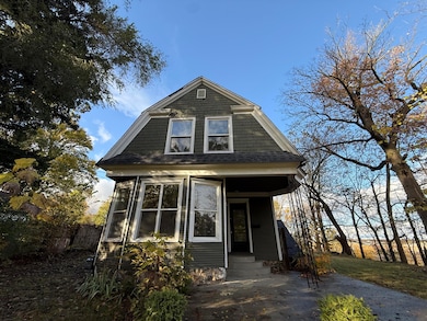 93 Goguac St E, Battle Creek, MI 49015 - photo 3