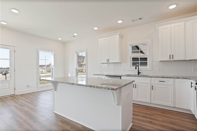 1027 Crossing Ct E, Valley, AL 36854 - photo 7