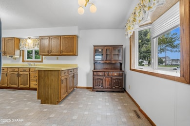 510 10th St NW, East Grand Forks, MN 56721 - photo 6