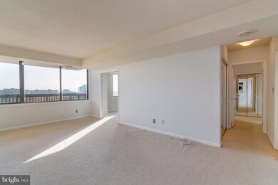 3709 S George Mason Dr unit 1412, Baileys Crossroads, VA 22041 - photo 4