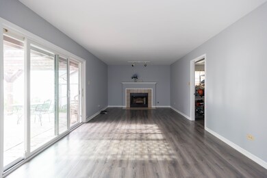 18660 Walnut Ave, Country Club Hills, IL 60478 - photo 3