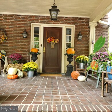 228 Philadelphia Ave, Waynesboro, PA 17268 - photo 2