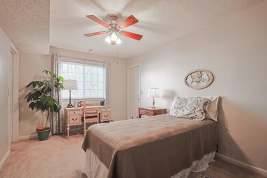 412 Marian Ln 2