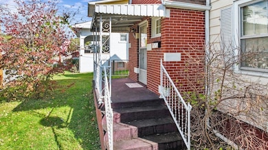 702 Westview St, Narrows, VA 24124 - photo 5